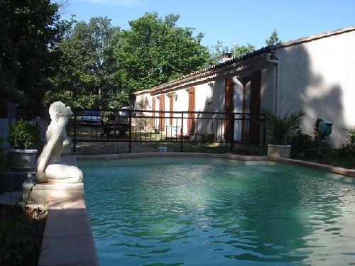 villa 5 Sainte ANASTASIE SUR ISSOLE A 1 km du village 4 chambres et piscine