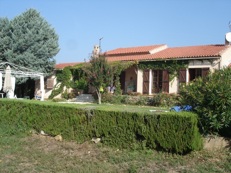 Charmante villa plain-pied 3 Sainte Anastasie sur Issole Calme, sans vis-à-vis, exposé plein sud