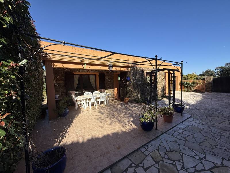 Vente d'une nouvelle villa à BORMES LES MIMOSAS ACCES A LA MER