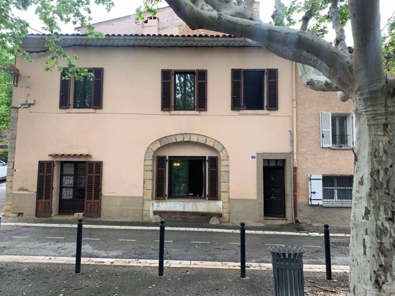 Maison de village avec garage à Flassans sur Issole
