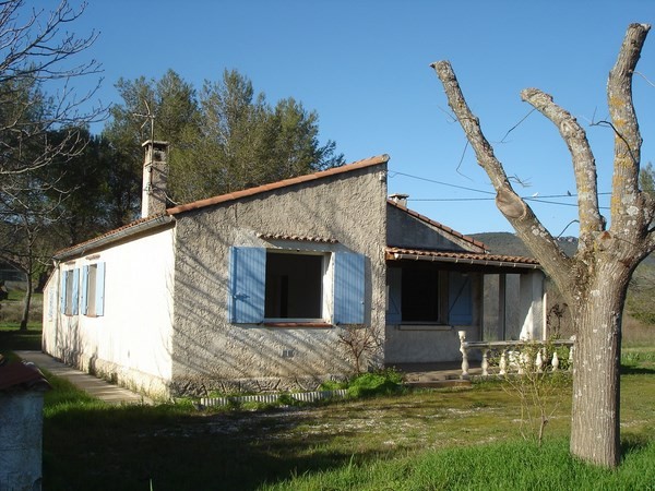 Maison à rénover en zone agricole pas de voisin 3 Sainte ANASTASIE SUR ISSOLE Facile d'accés, pas de vis à vis